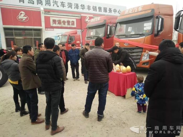 乘龍汽車早開工，祝大家狗年大發(fā)！5.jpg